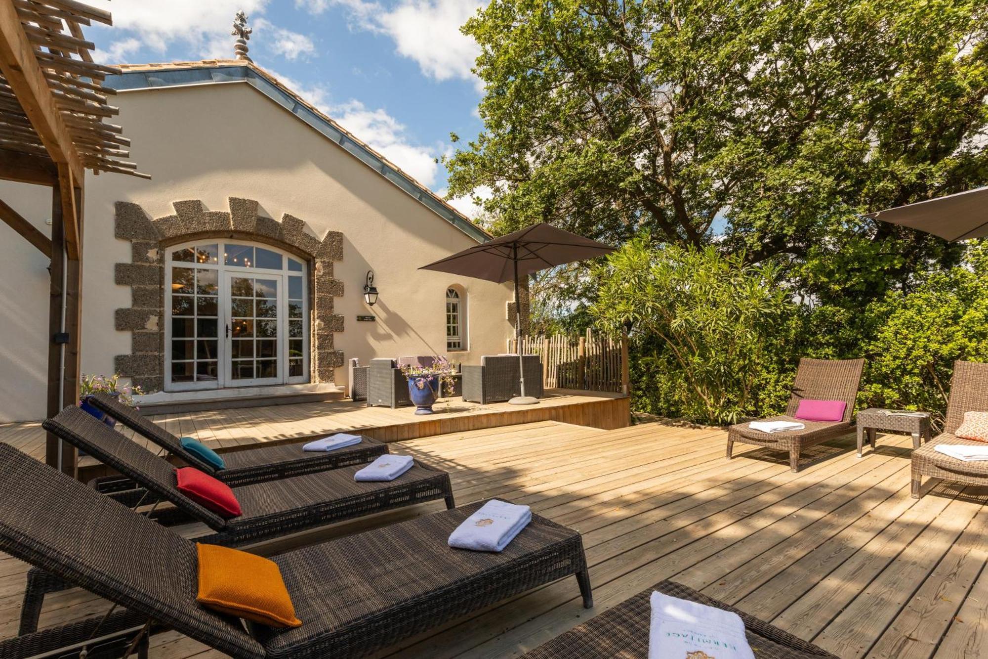 Chateau Hermitage De Combas Aparthotel Servian Ngoại thất bức ảnh