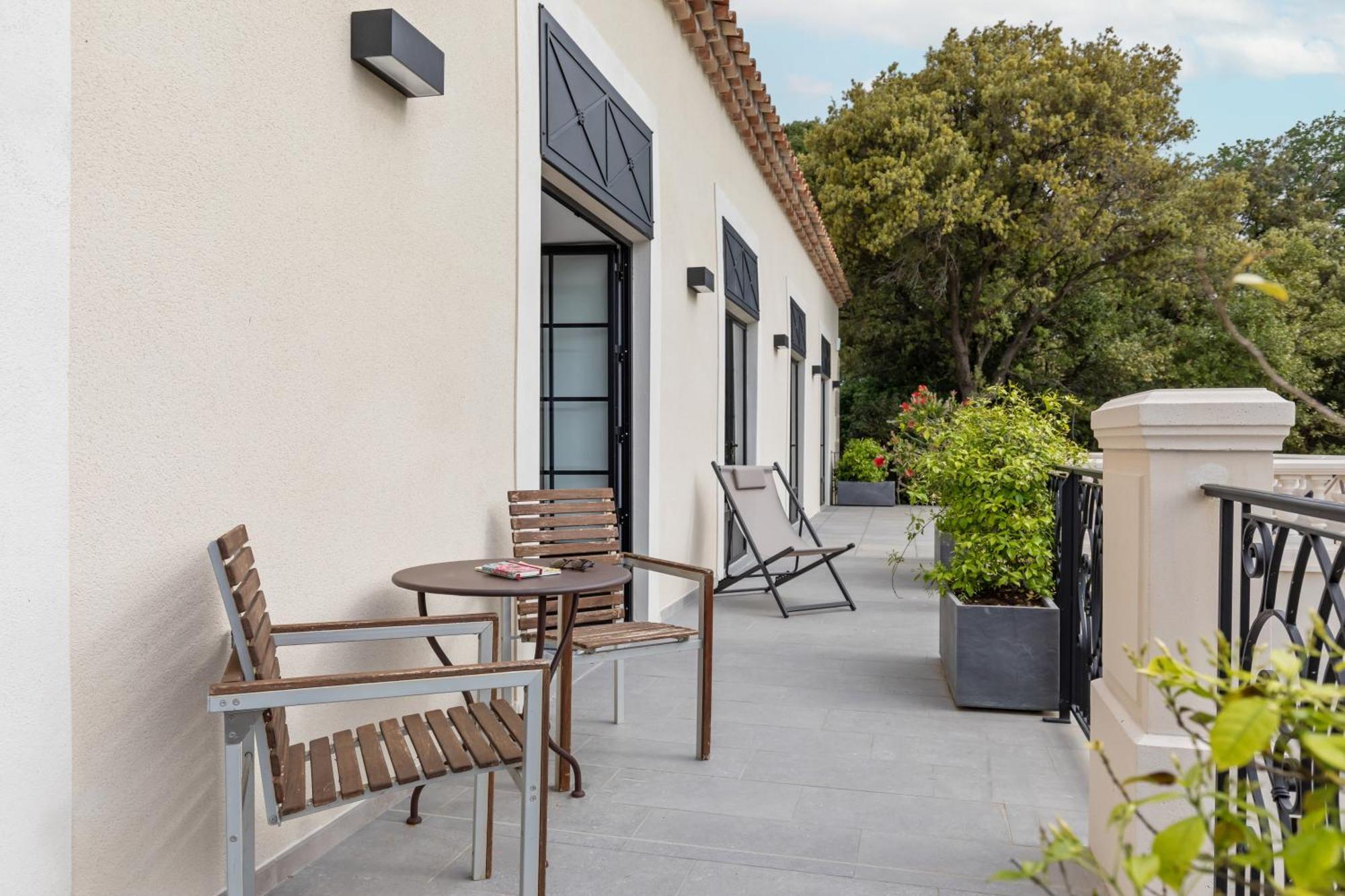 Chateau Hermitage De Combas Aparthotel Servian Phòng bức ảnh