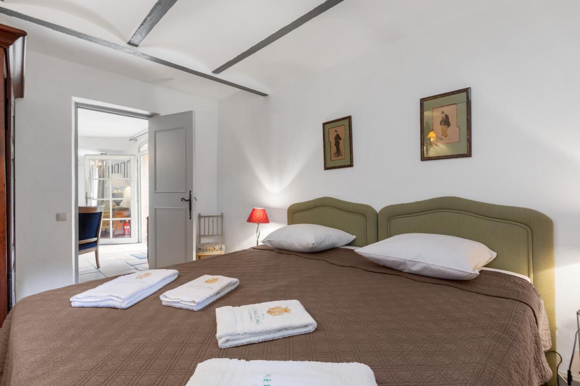 Chateau Hermitage De Combas Aparthotel Servian Ngoại thất bức ảnh