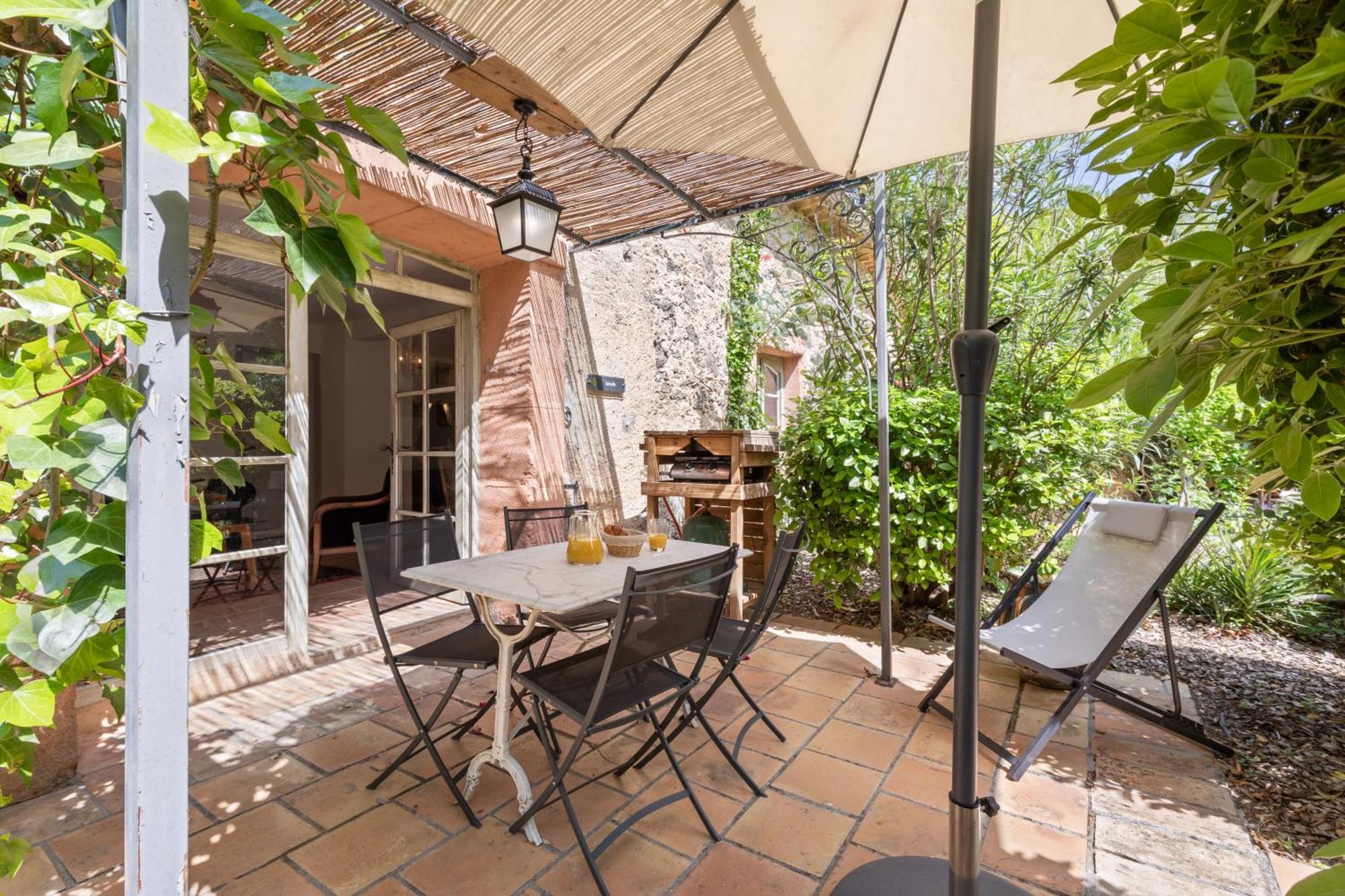 Chateau Hermitage De Combas Aparthotel Servian Ngoại thất bức ảnh